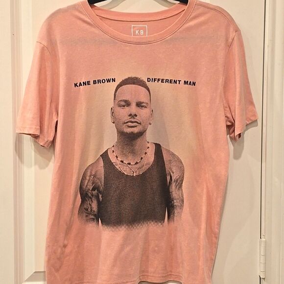 Hybrid Clothing Kane Brown Different Man Graphic S/S T-Shirt - Picture 5 of 6